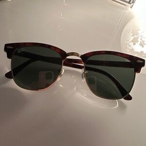Women’s Authentic Ray-Ban Clubmaster Sunglasses